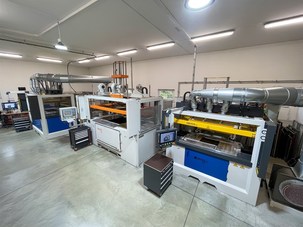 Thermoforming machinery at R&M PLAST